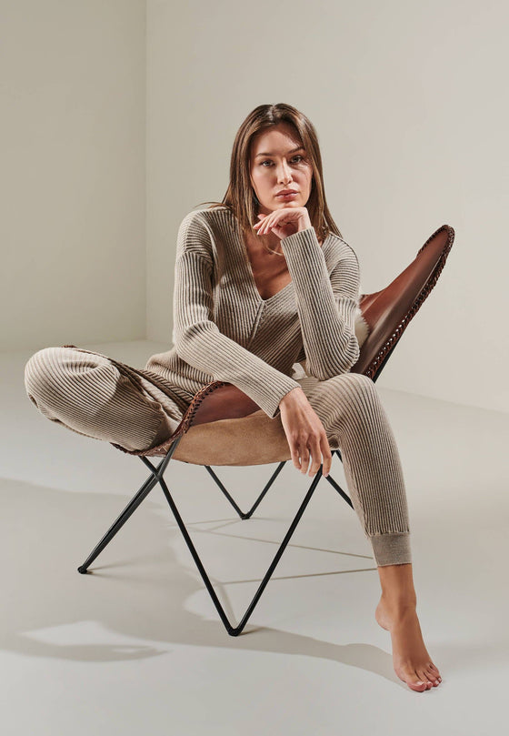 LOUNGEWEAR SET TAUPE - Blossom Sweater & Caja Legging